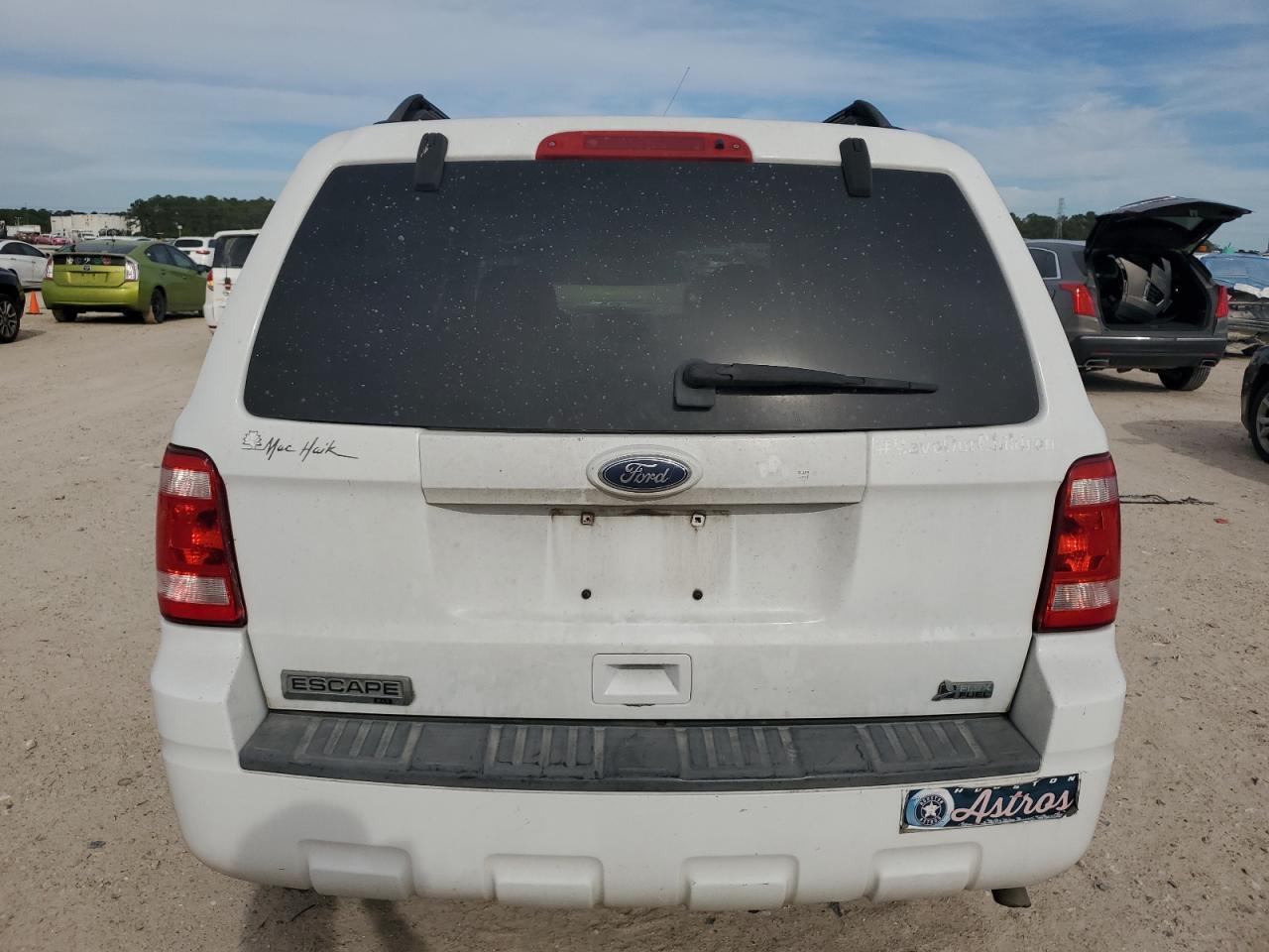 2010 FORD ESCAPE XLT - Image 6