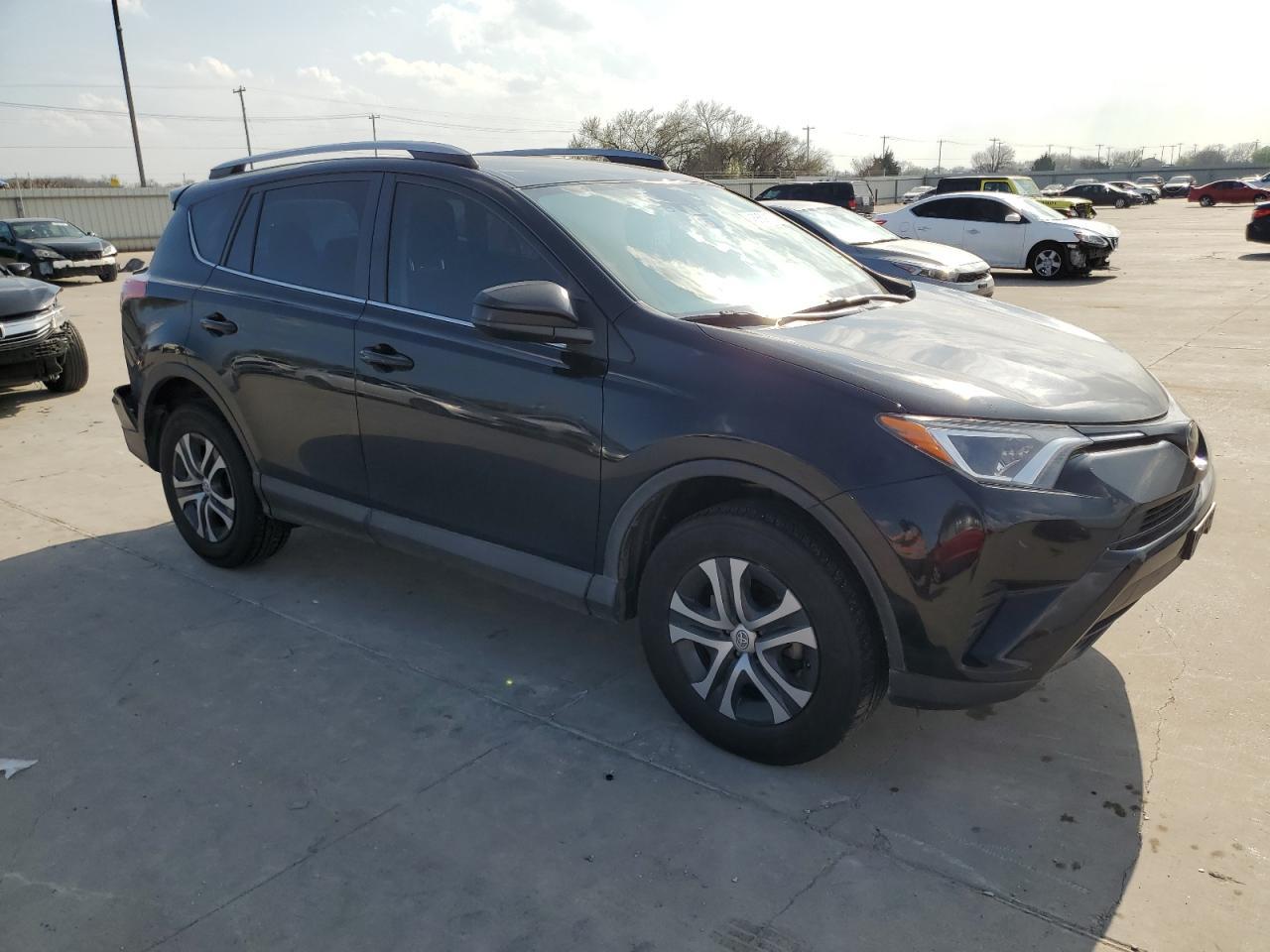 2018 TOYOTA RAV4 LE - Image 4