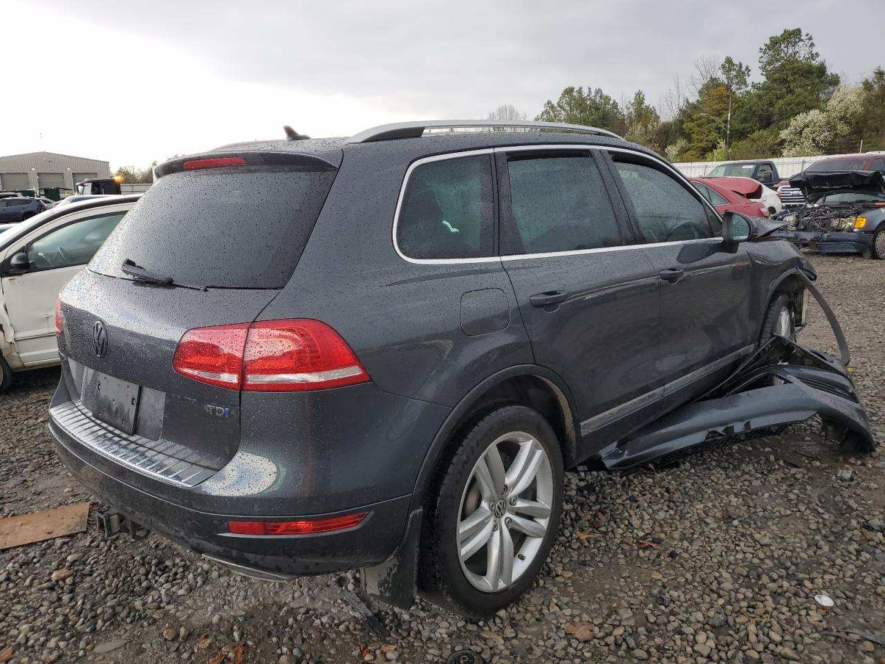 2014 VOLKSWAGEN TOUAREG V6 - Image 3