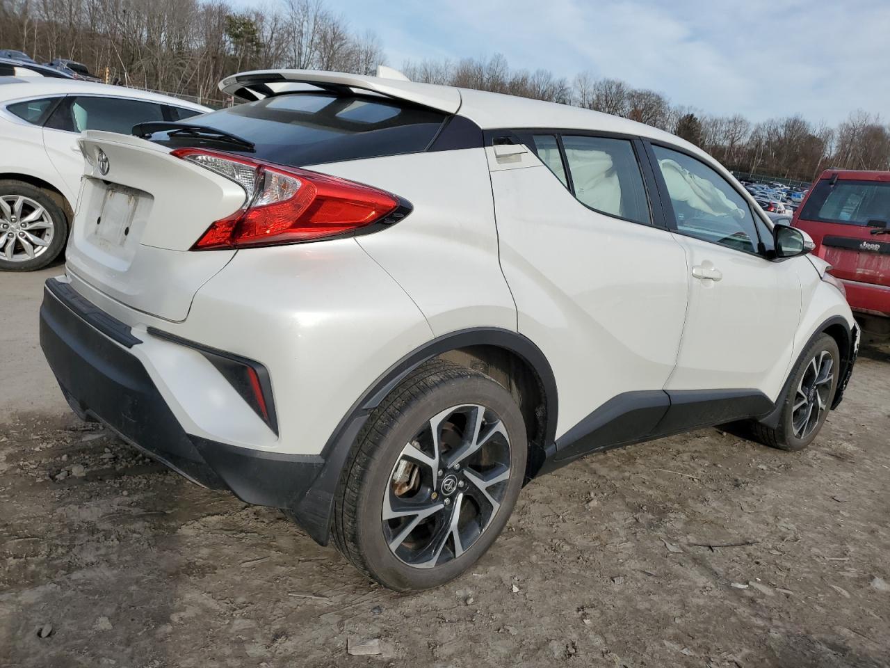 2021 TOYOTA C-HR XLE - Фото 3