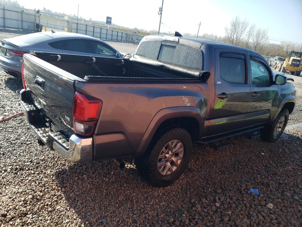 2018 TOYOTA TACOMA DOU - Фото 3