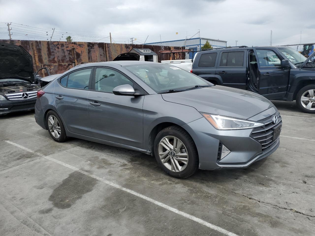 2019 HYUNDAI ELANTRA SE - Фото 4