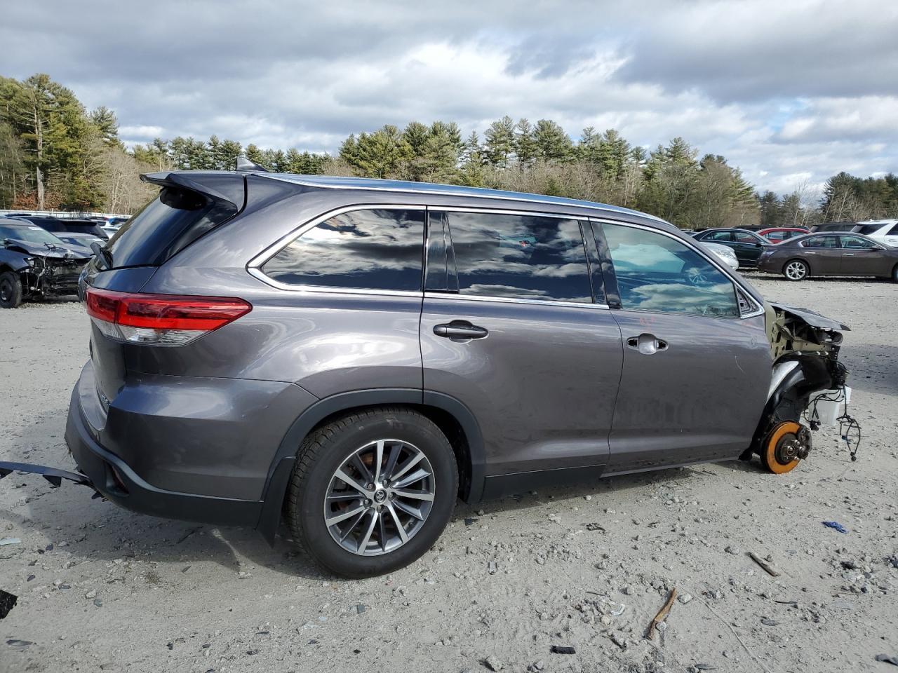 2019 TOYOTA HIGHLANDER - Image 3
