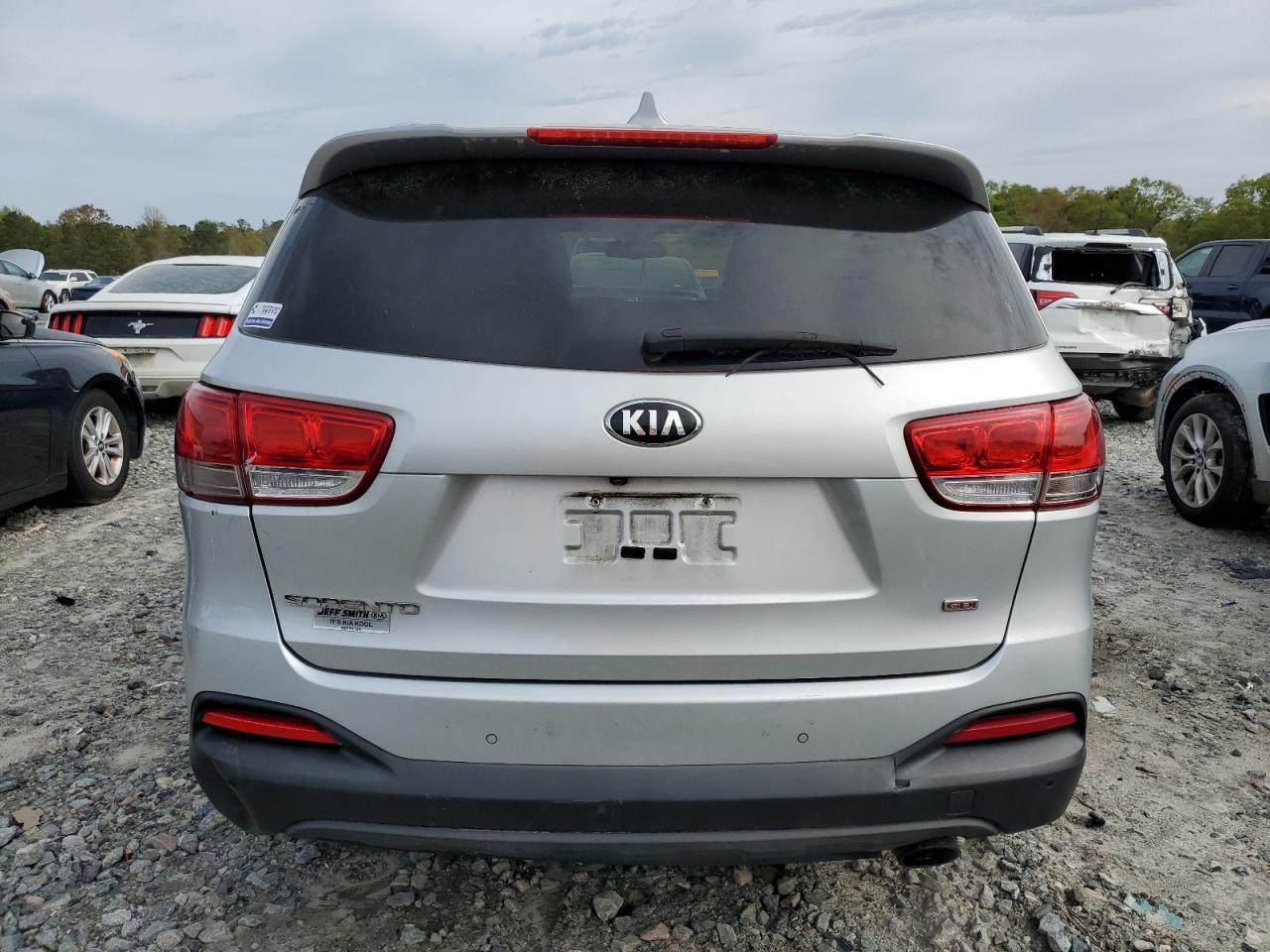 2017 KIA SORENTO LX - Фото 6