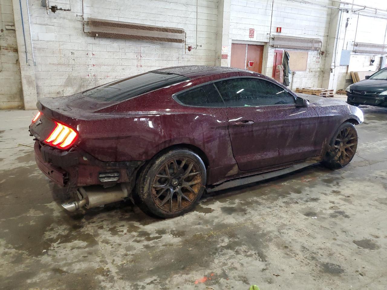 2018 FORD MUSTANG - Фото 3
