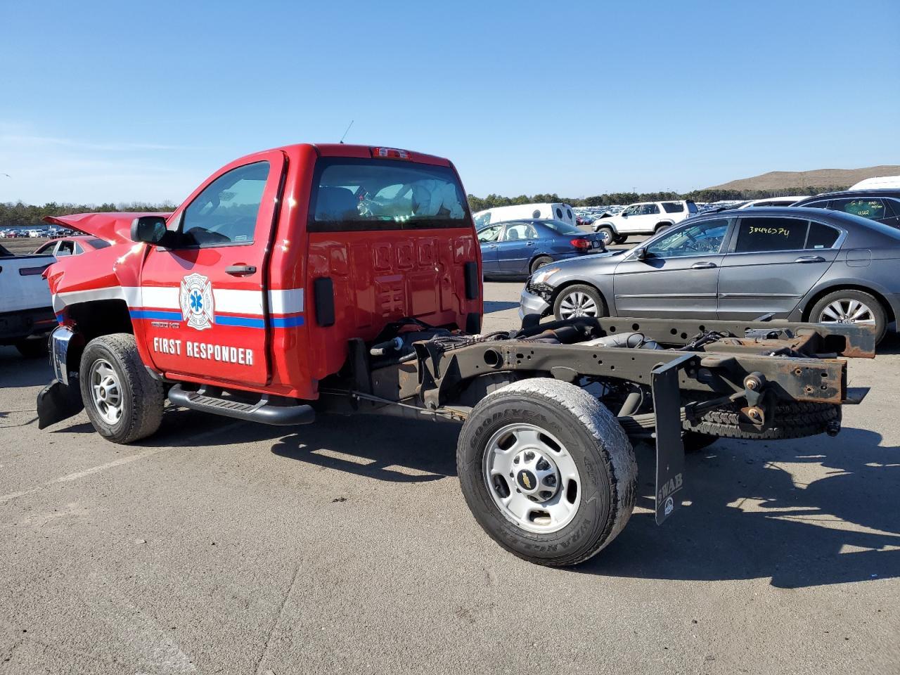 2017 CHEVROLET SILVERADO - Image 2