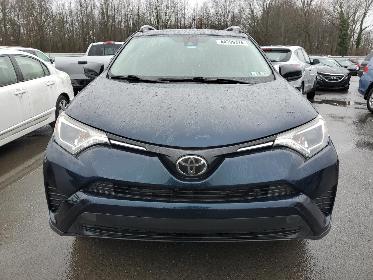 2017 TOYOTA RAV4 LE - Фото 5