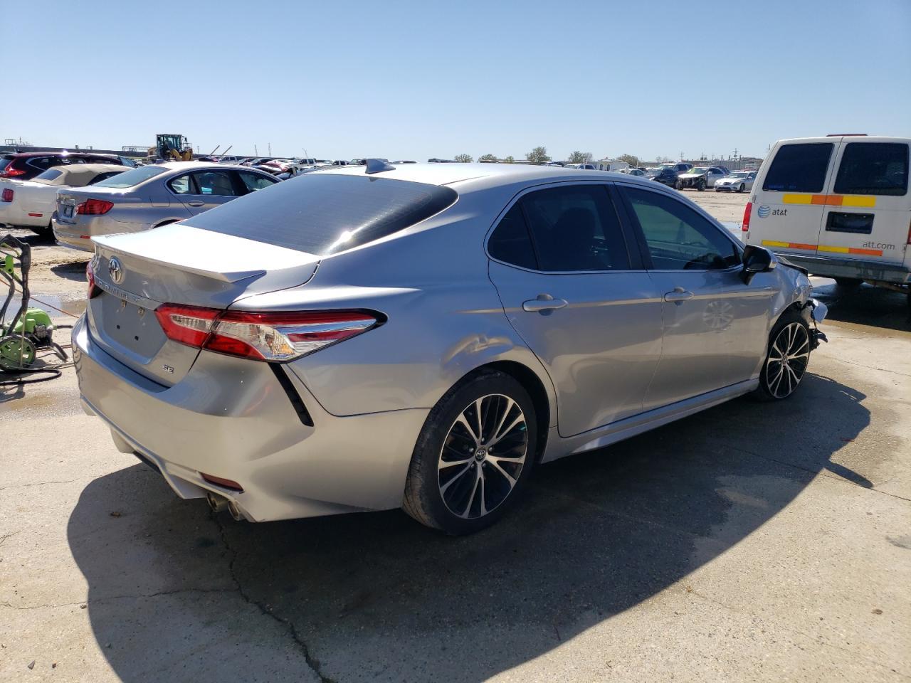 2020 TOYOTA CAMRY SE - Image 3
