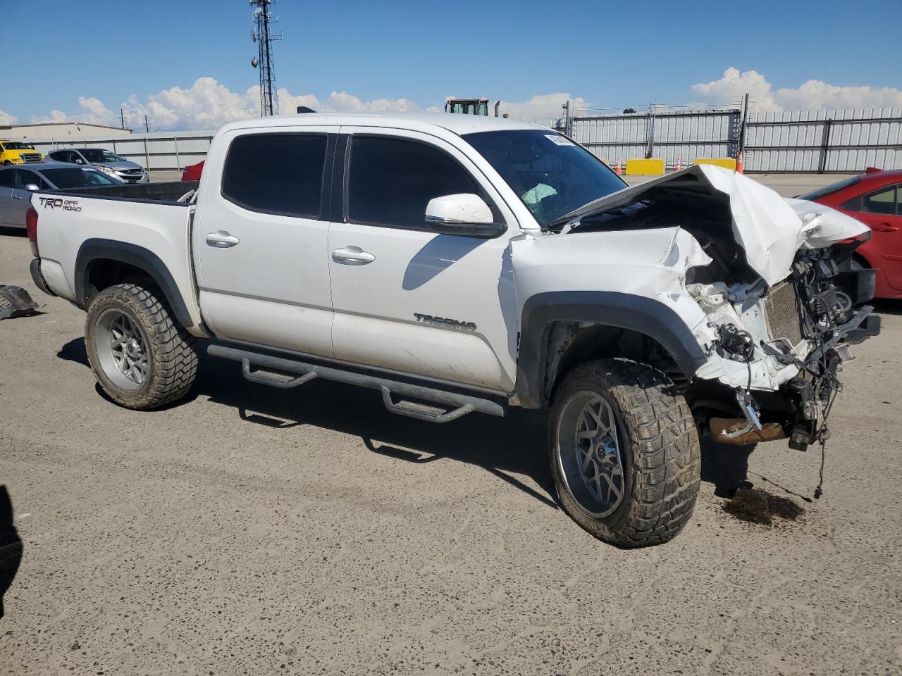 2017 TOYOTA TACOMA DOU - Фото 4