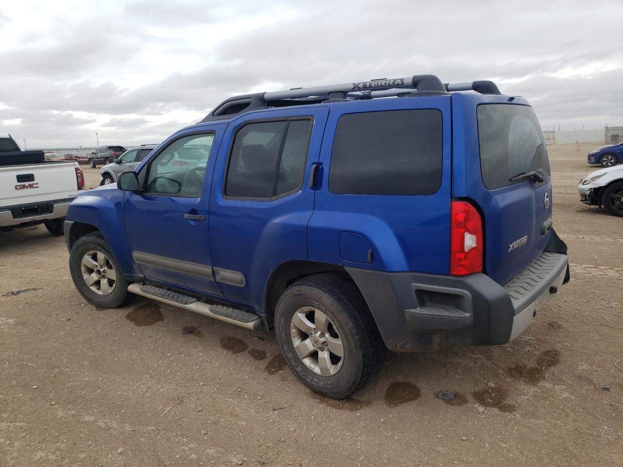 2013 NISSAN XTERRA X - Image 2