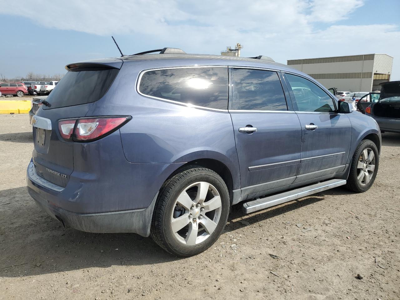 2014 CHEVROLET TRAVERSE L - Фото 3