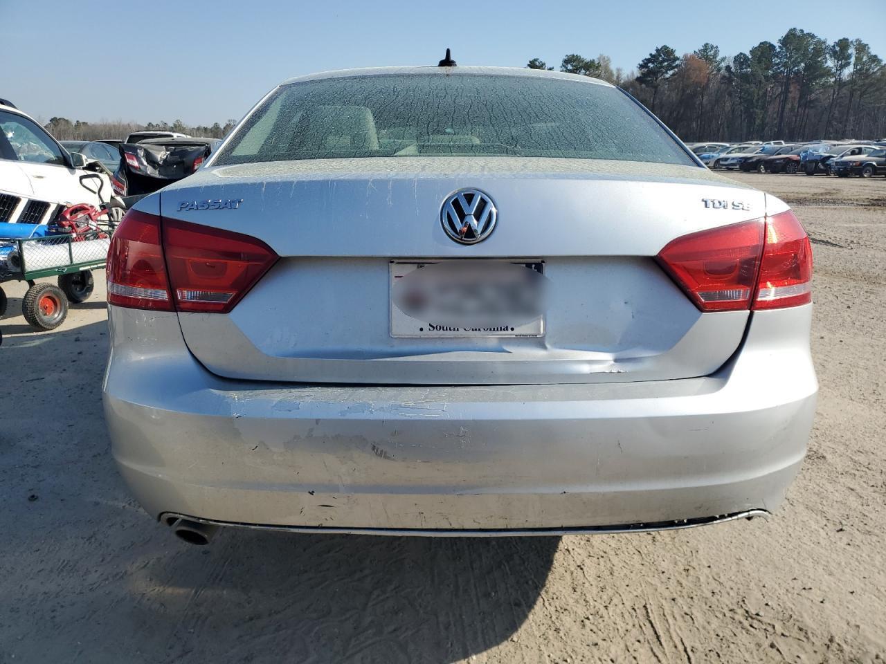 2013 VOLKSWAGEN PASSAT SE - Image 6