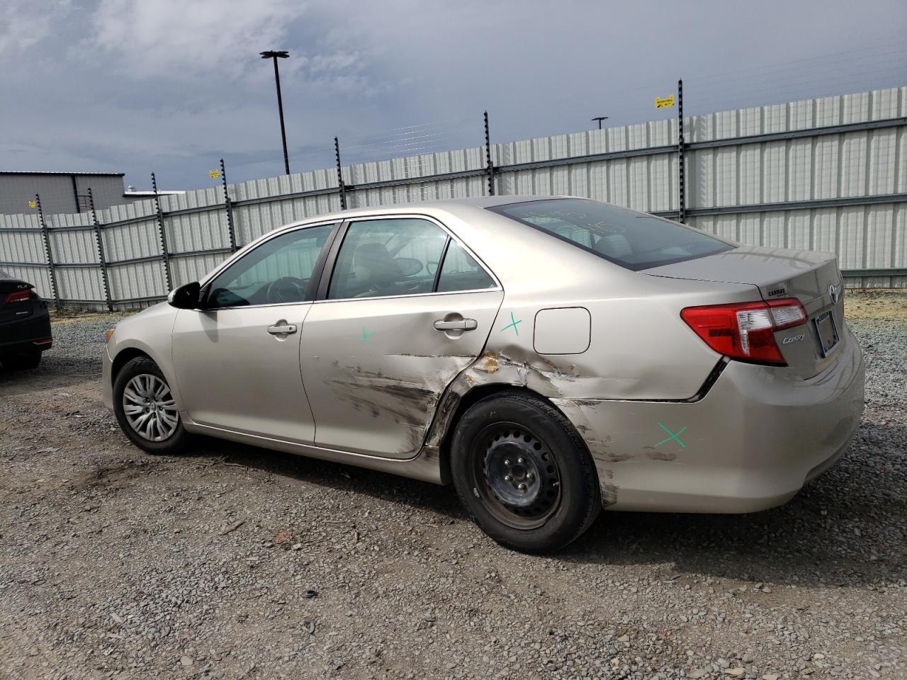 2014 TOYOTA CAMRY L - Фото 2