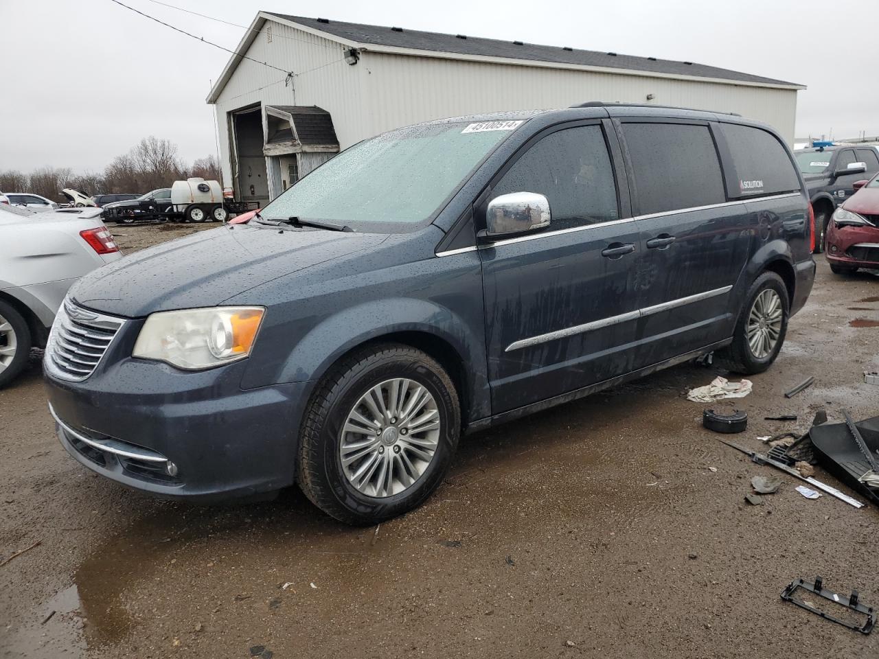 2014 CHRYSLER TOWN & COU