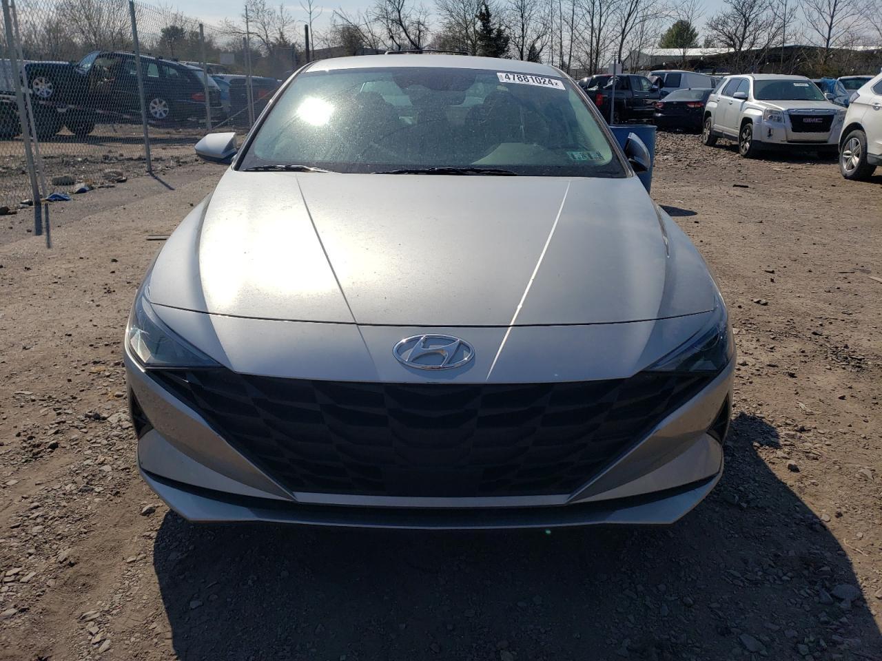 2022 HYUNDAI ELANTRA SE - Фото 5