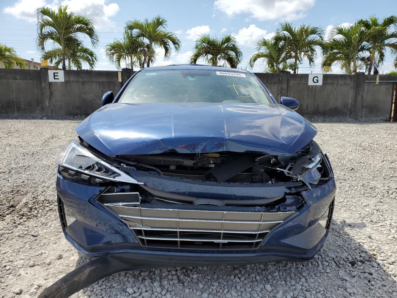 2019 HYUNDAI ELANTRA SE - Фото 5