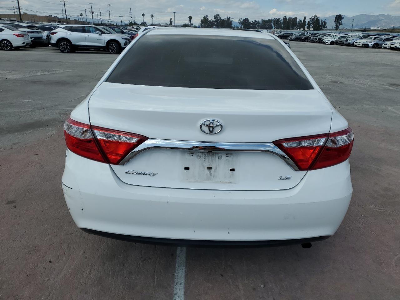 2017 TOYOTA CAMRY LE - Image 6
