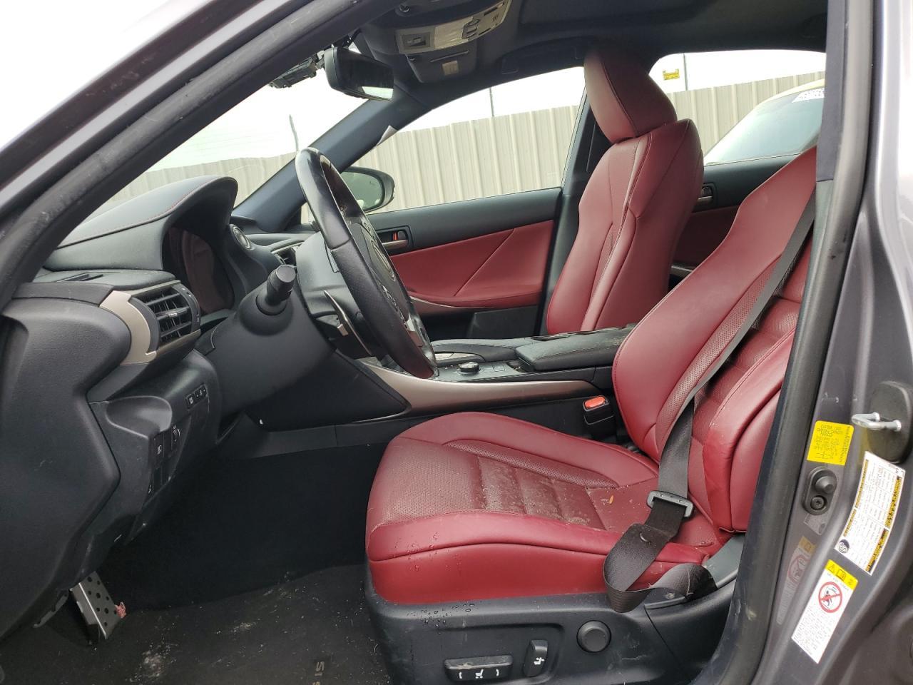 2017 LEXUS IS 200T - Фото 7