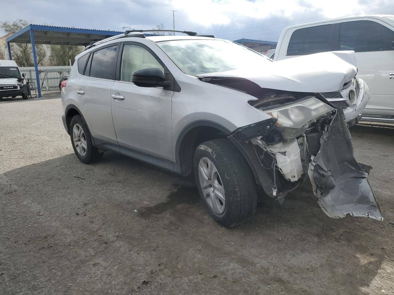 2015 TOYOTA RAV4 LE - Фото 4