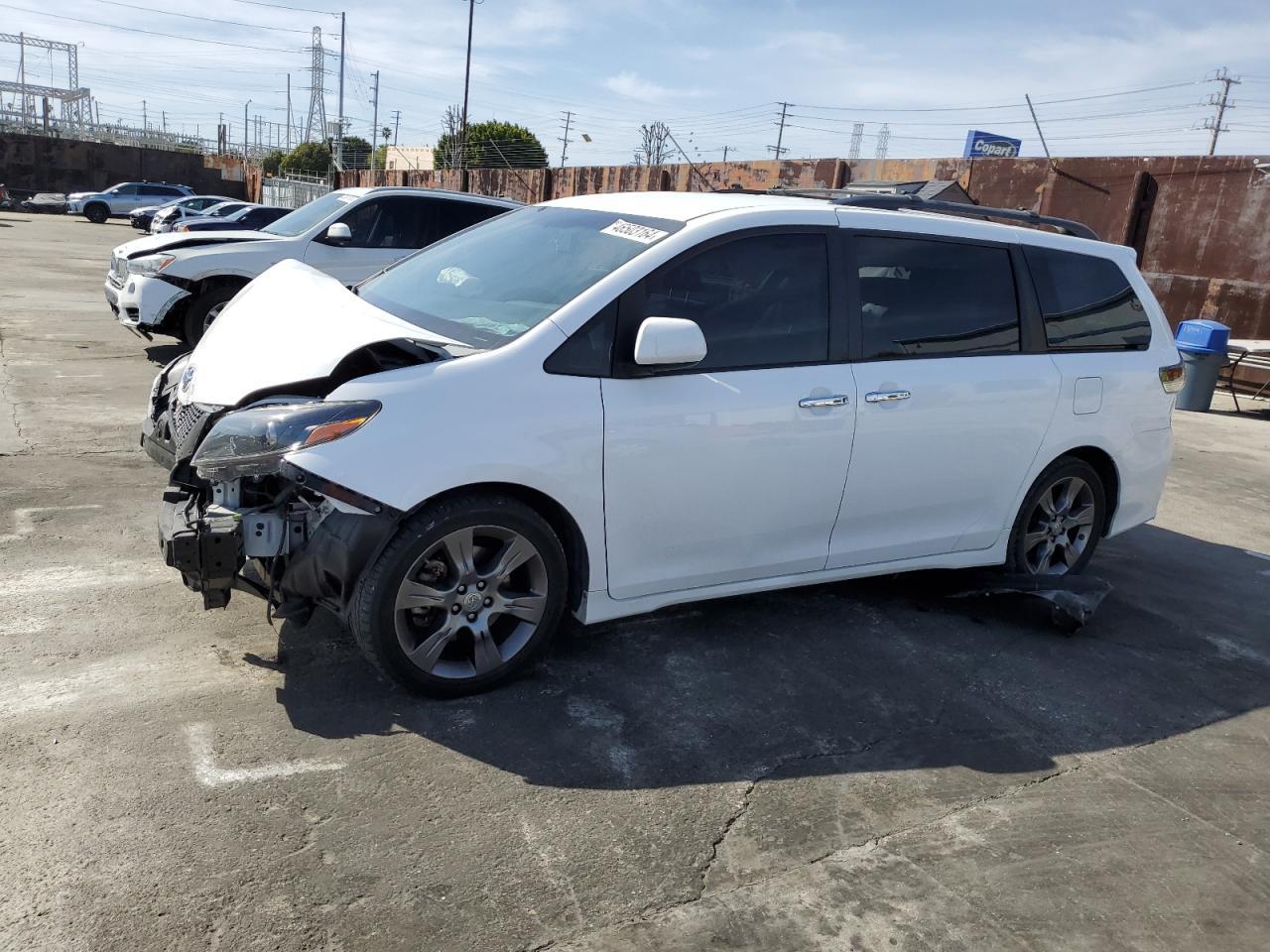 2015 TOYOTA SIENNA SPO