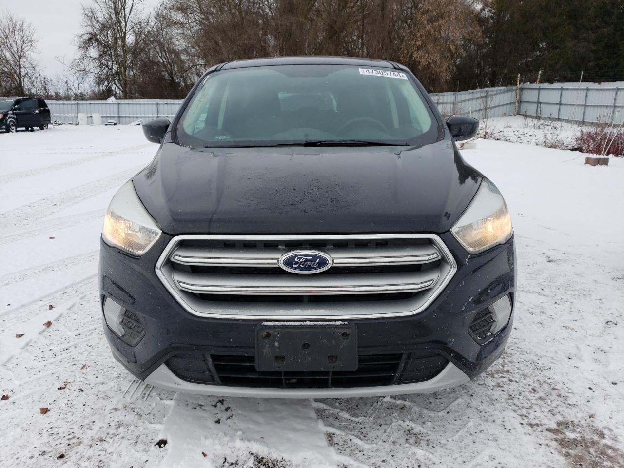 2017 FORD ESCAPE SE - Image 5