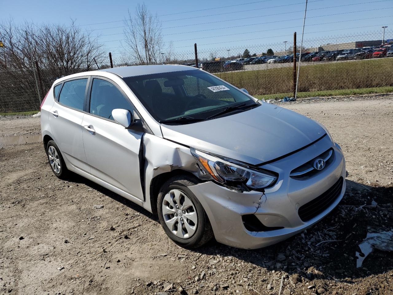 2017 HYUNDAI ACCENT SE - Image 4