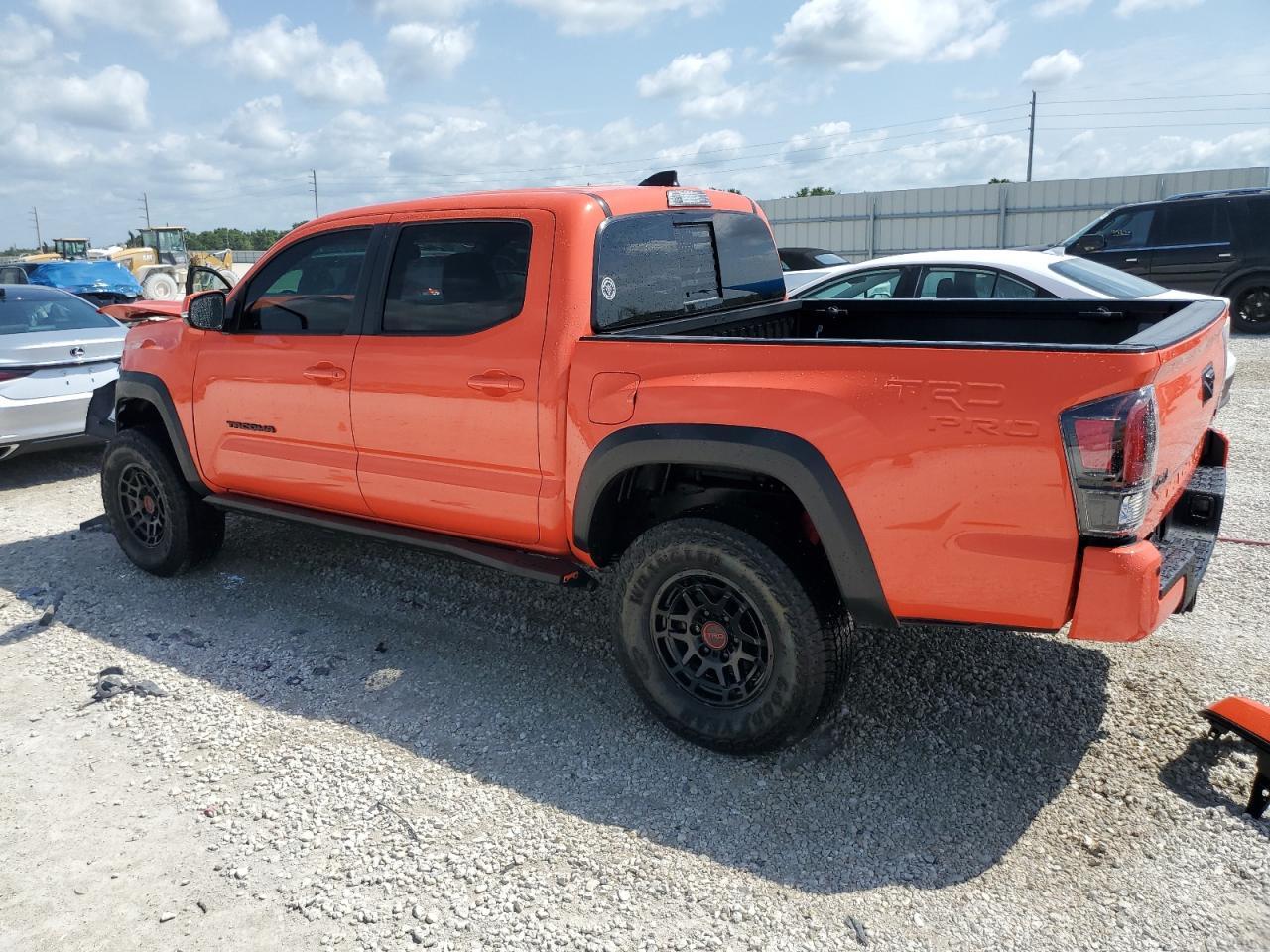 2023 TOYOTA TACOMA DOU - Фото 2