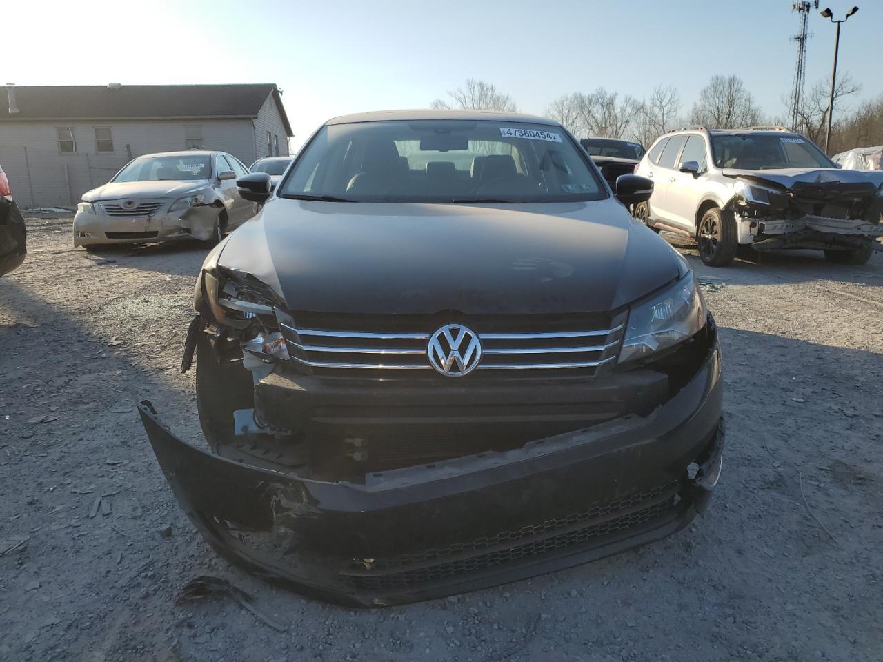 2013 VOLKSWAGEN PASSAT SE - Image 5