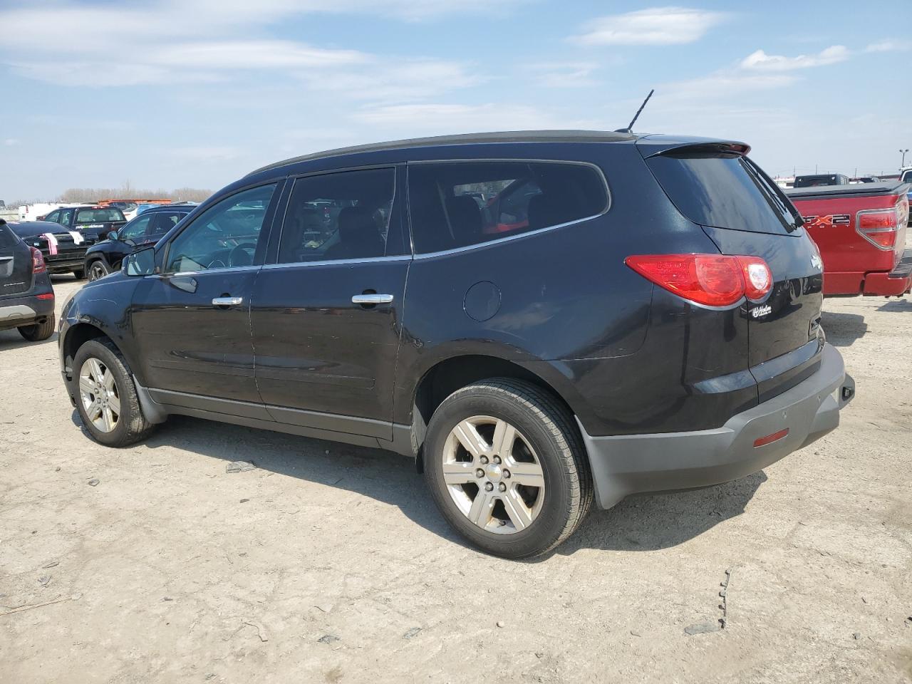 2011 CHEVROLET TRAVERSE L - Фото 2