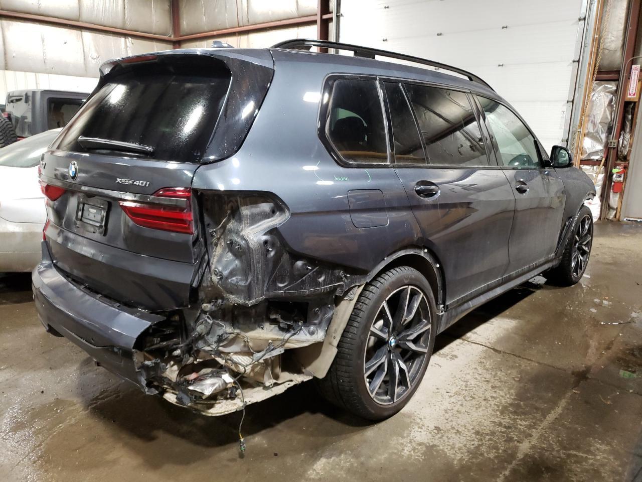2022 BMW X7 XDRIVE4 - Фото 3