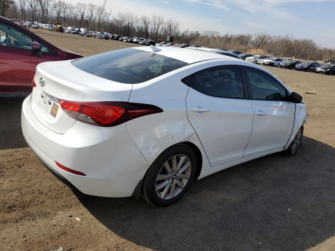 2015 HYUNDAI ELANTRA SE - Фото 3
