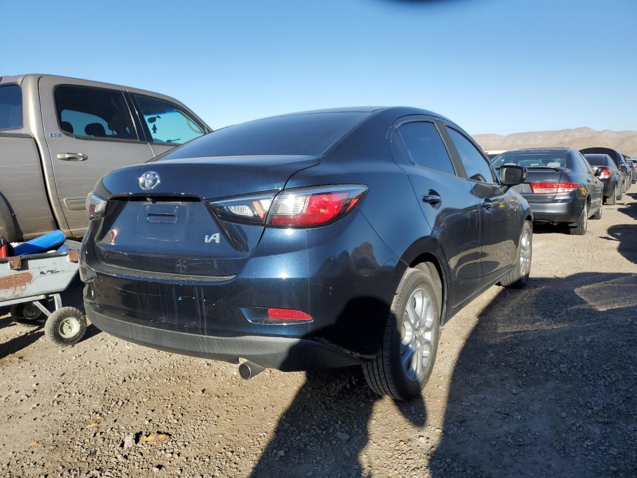 2017 TOYOTA YARIS IA - Фото 3