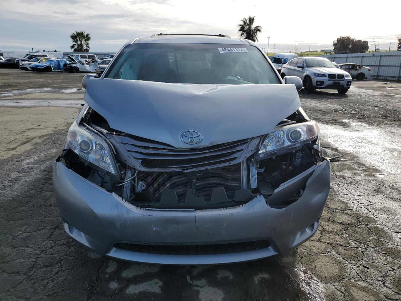 2015 TOYOTA SIENNA XLE - Фото 5