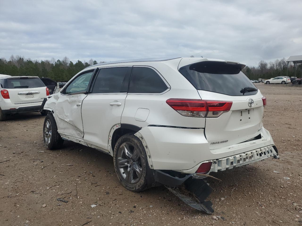 2019 TOYOTA HIGHLANDER - Image 2