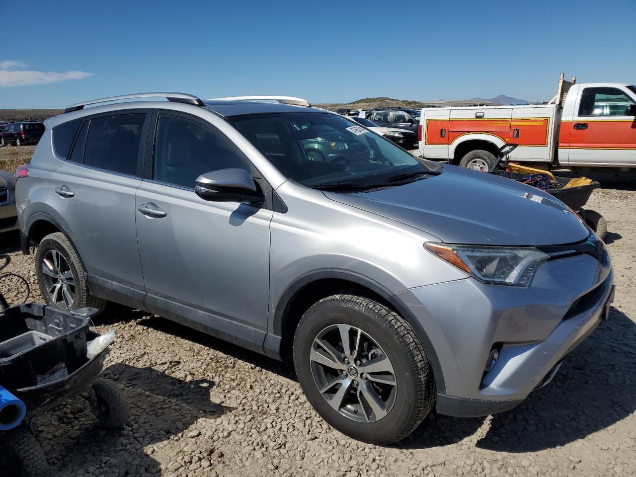 2016 TOYOTA RAV4 XLE - Image 4