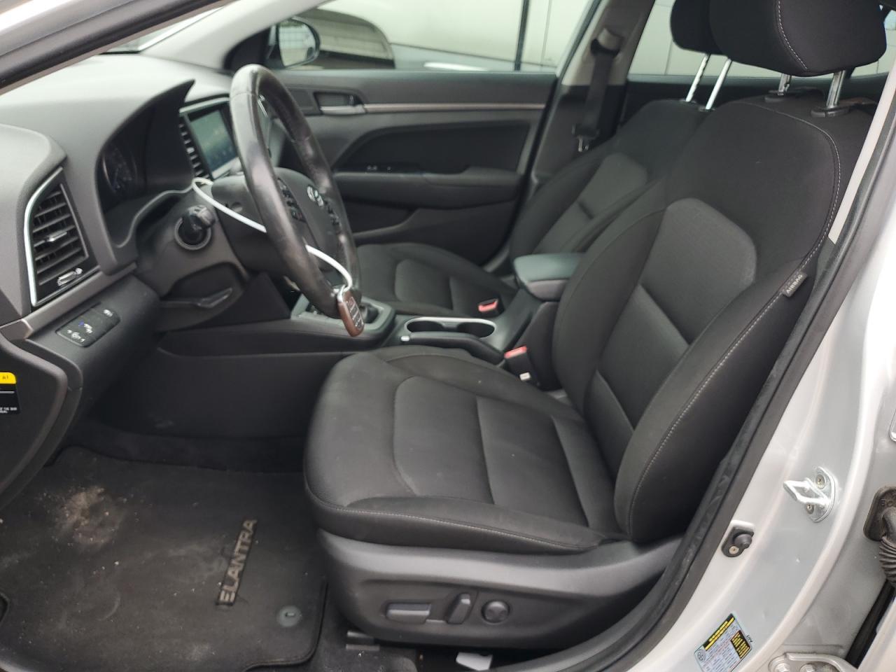2017 HYUNDAI ELANTRA SE - Фото 7
