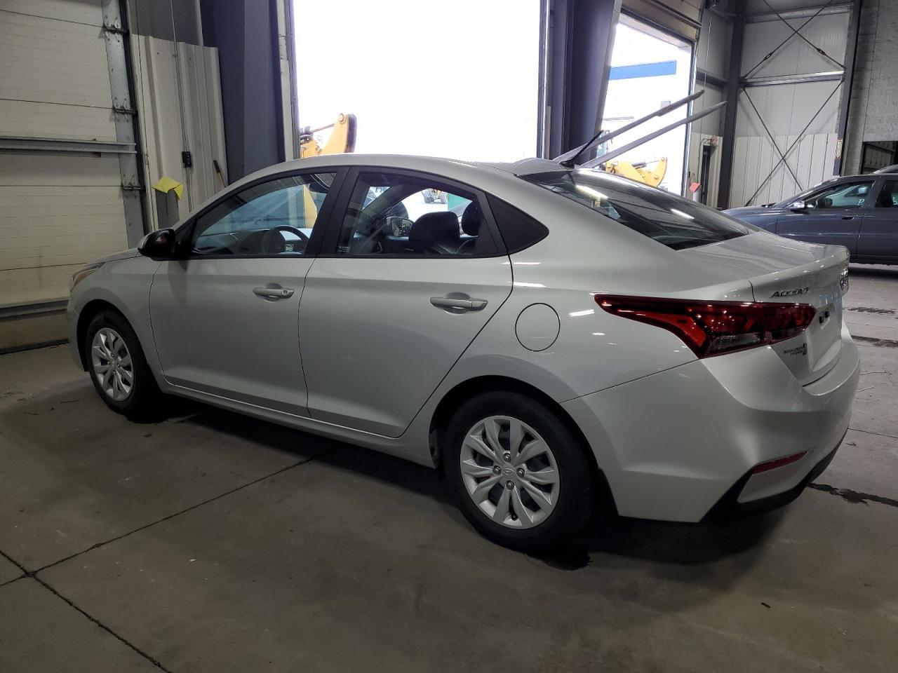 2019 HYUNDAI ACCENT SE - Фото 2