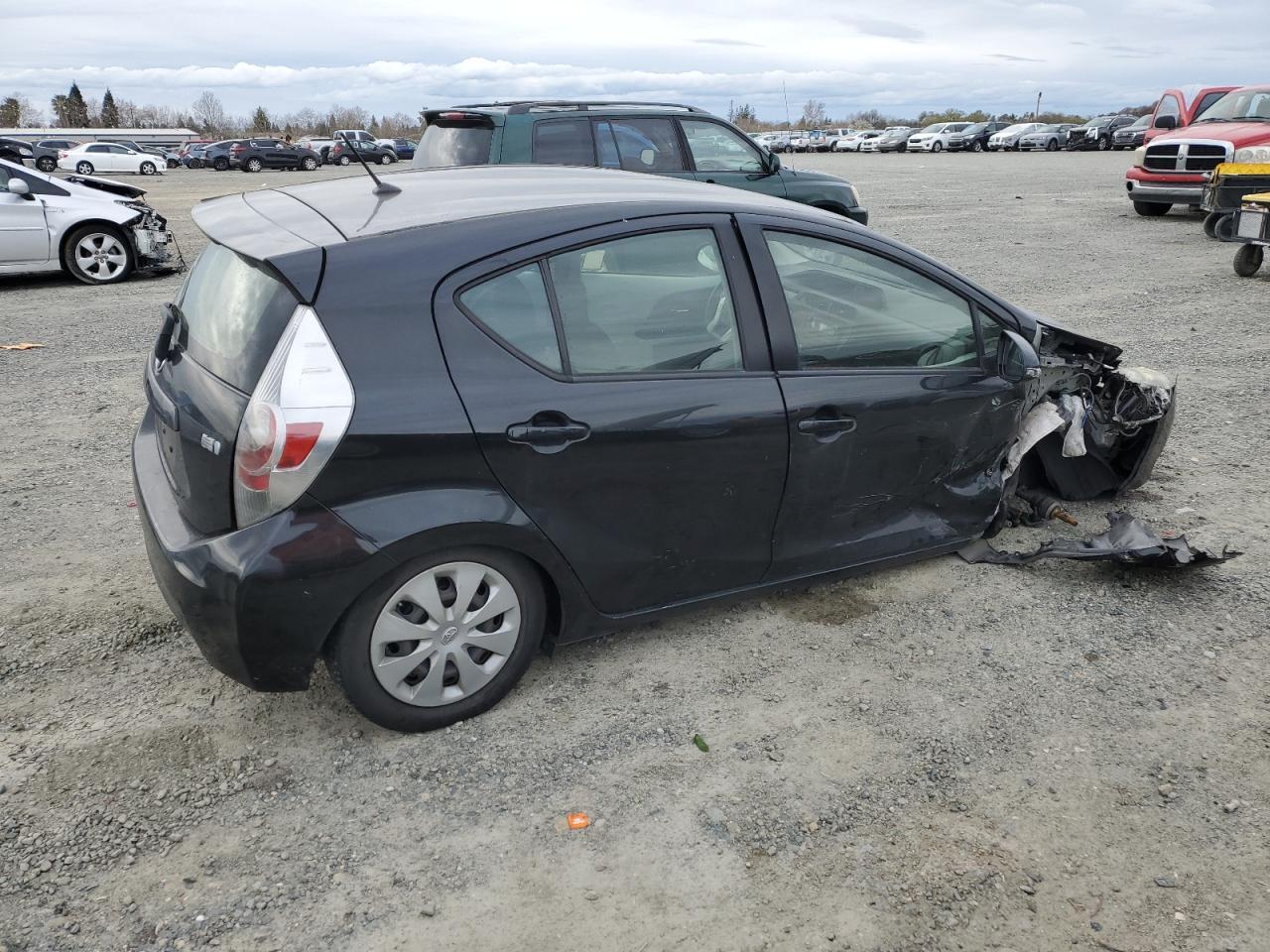 2013 TOYOTA PRIUS C - Image 3