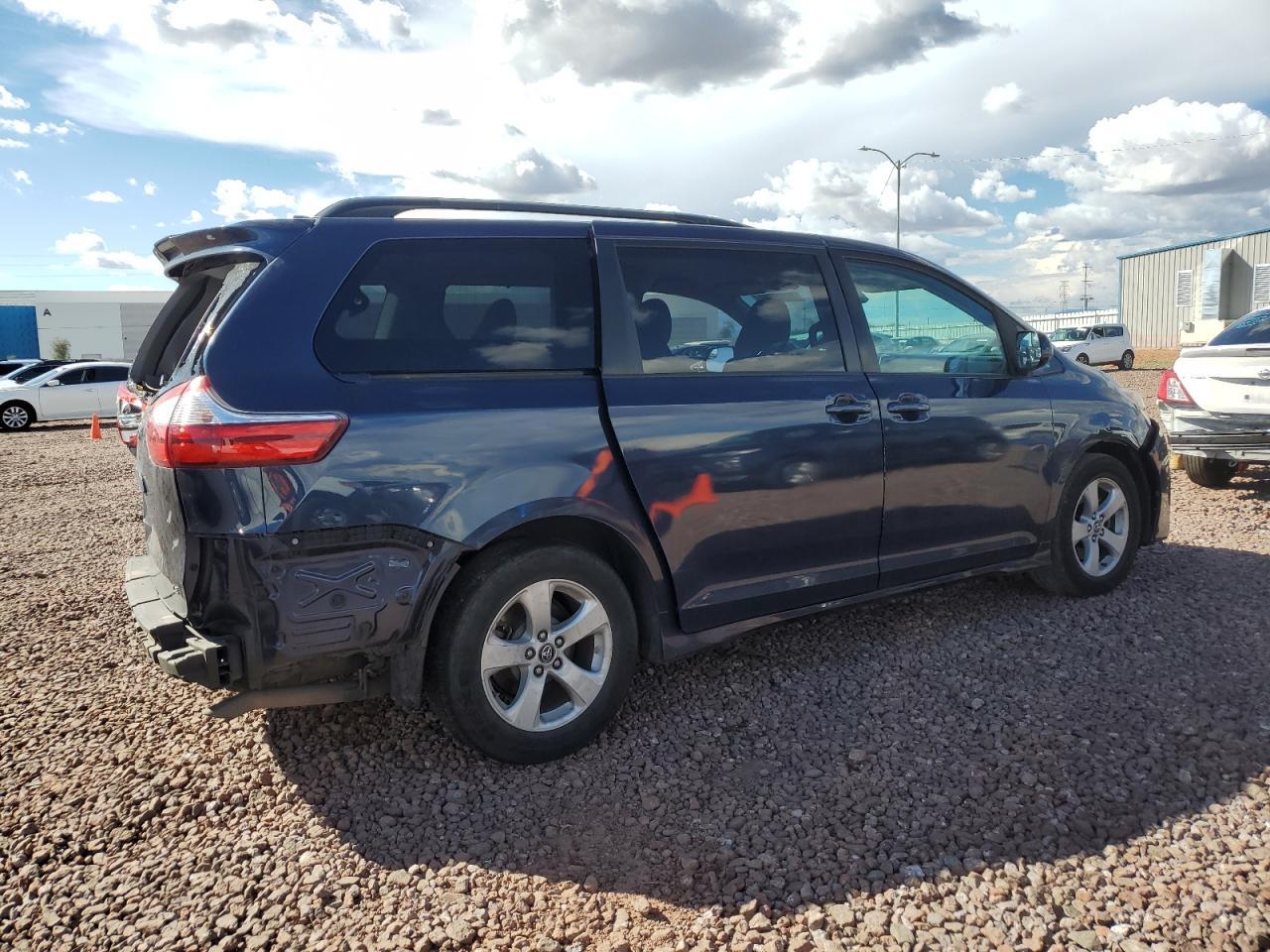 2019 TOYOTA SIENNA LE - Image 3