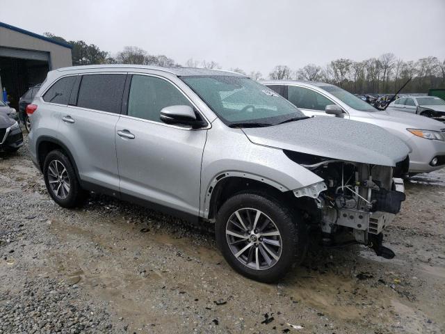 2019 Toyota Highlander Se - Фото 4