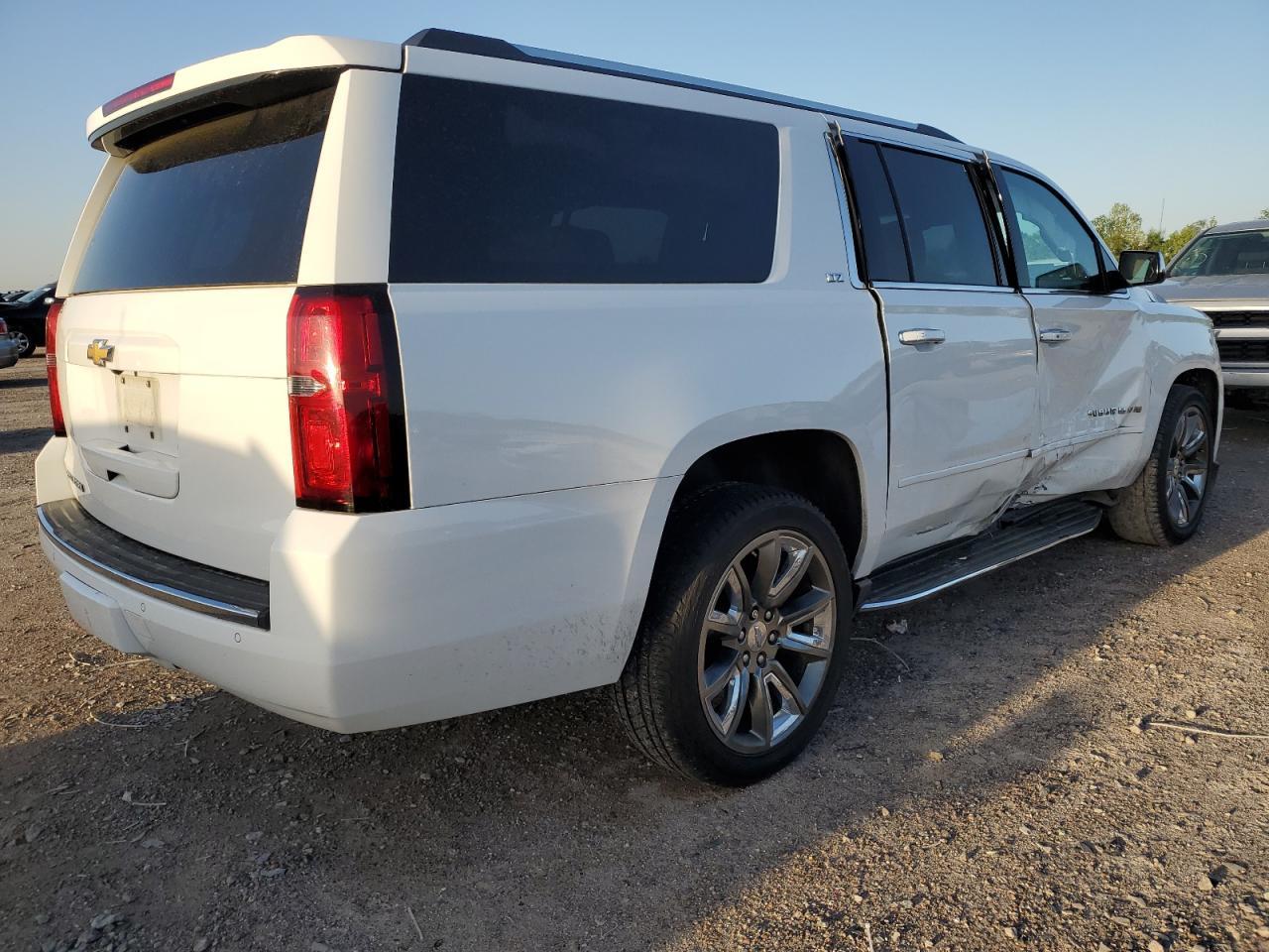 2016 CHEVROLET SUBURBAN C - Image 3