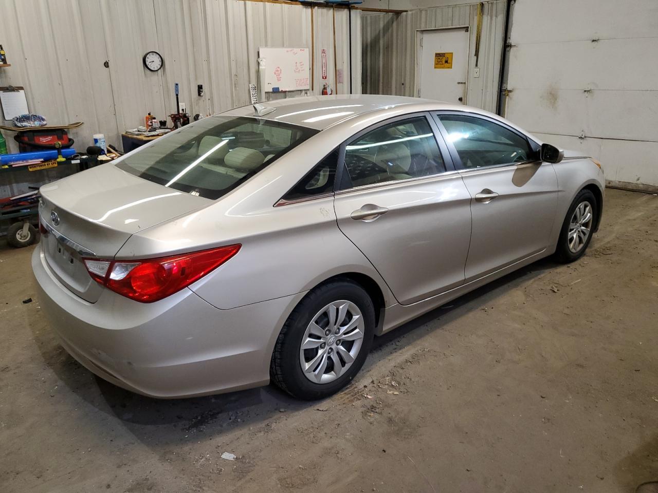 2011 HYUNDAI SONATA GLS - Image 3