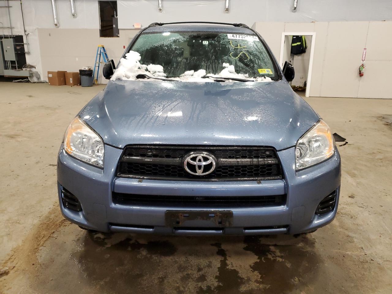 2011 TOYOTA RAV4 - Фото 5
