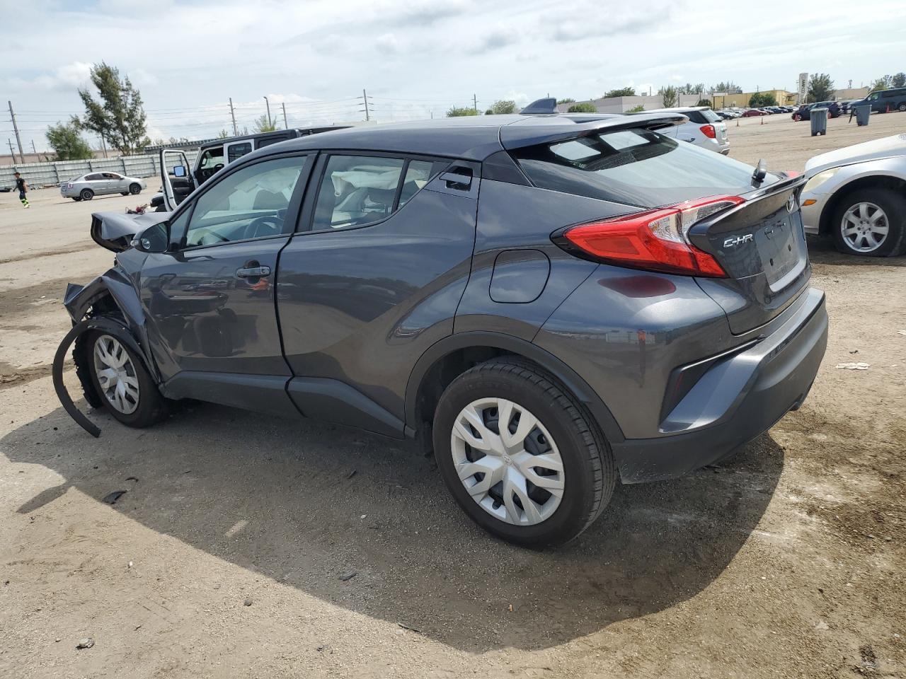 2021 TOYOTA C-HR XLE - Фото 2