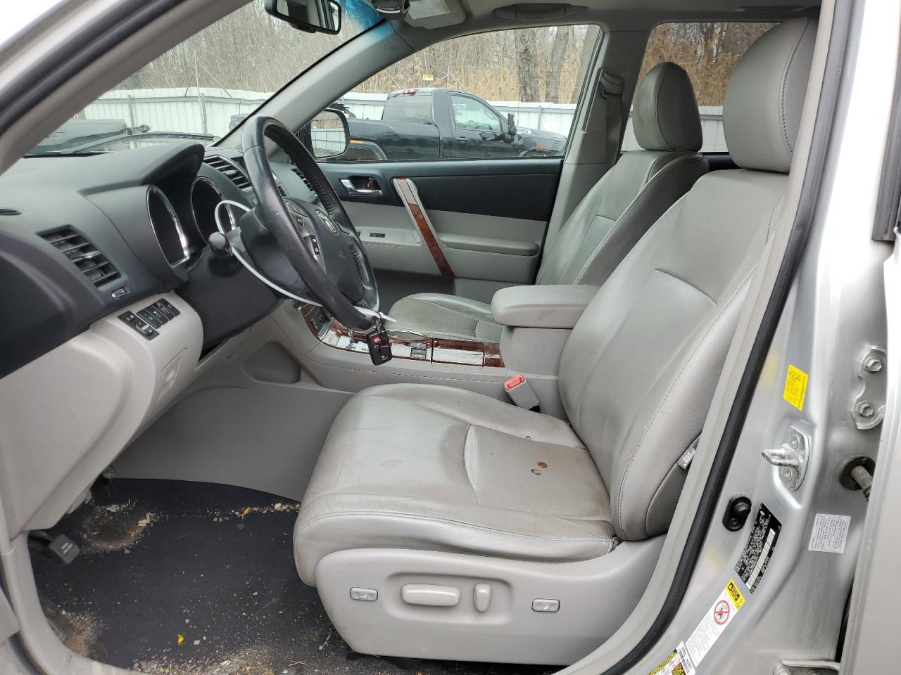 2011 TOYOTA HIGHLANDER - Фото 7