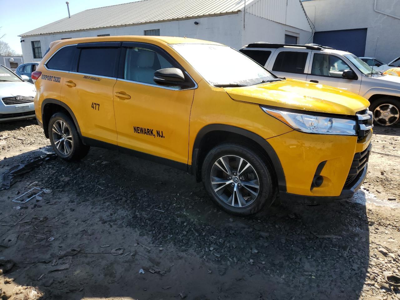 2019 TOYOTA HIGHLANDER - Фото 4