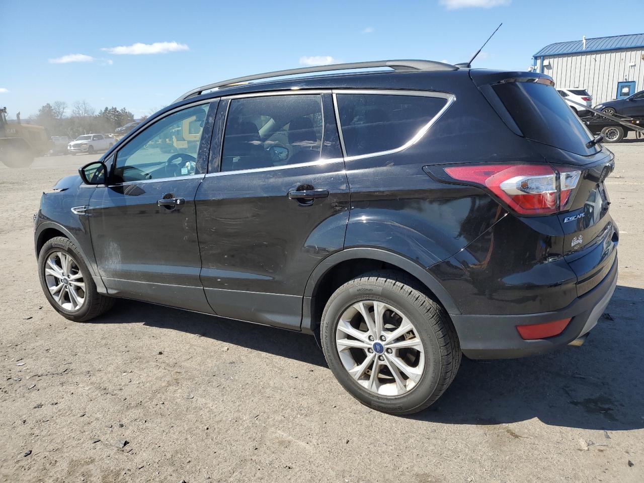 2017 FORD ESCAPE SE - Фото 2