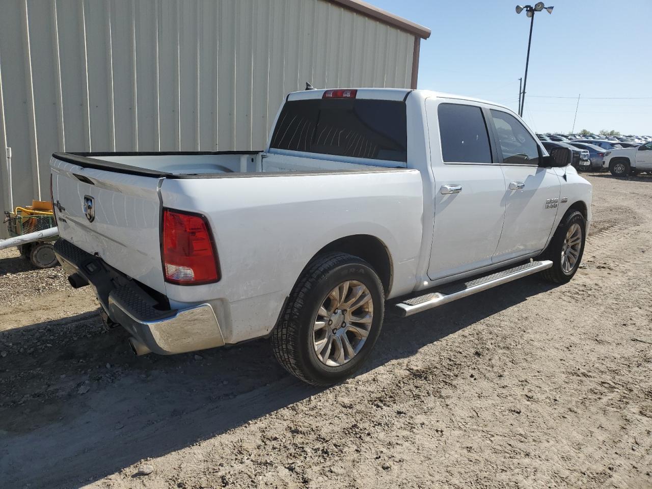 2015 RAM 1500 SLT - Image 3