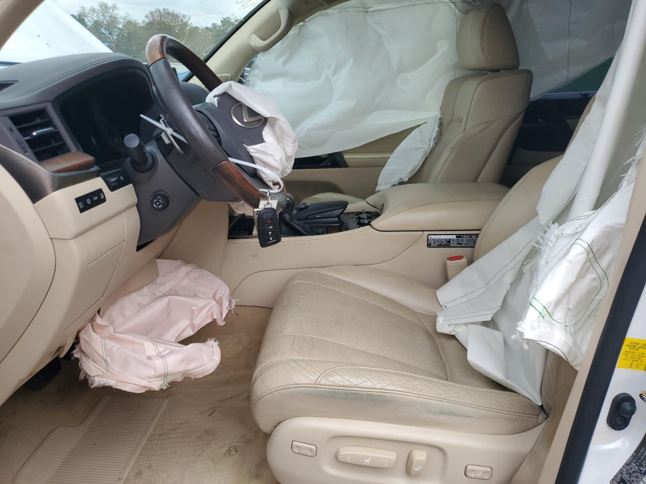 2019 LEXUS LX 570 - Фото 7