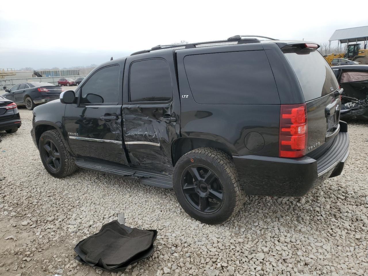2011 CHEVROLET TAHOE K150 - Image 2